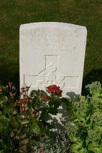 Dozinghem Military Cemetery - Kelly, H