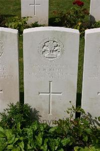 Dozinghem Military Cemetery - Kent, J H