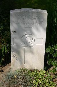 Dozinghem Military Cemetery - Kildare, R