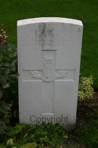 Dozinghem Military Cemetery - King, R