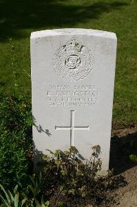 Dozinghem Military Cemetery - Kingston, E J