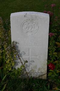 Dozinghem Military Cemetery - Knight, H