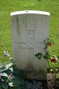 Dozinghem Military Cemetery - Knock, Arthur