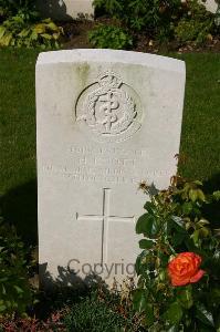 Dozinghem Military Cemetery - Knott, H