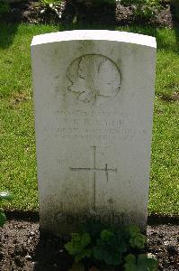 Dozinghem Military Cemetery - Kyle, J F B