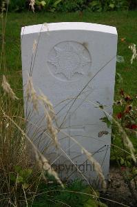 Dozinghem Military Cemetery - Lacey, M