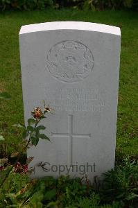 Dozinghem Military Cemetery - Lambert, A J