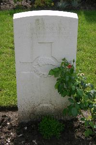 Dozinghem Military Cemetery - Langley, Robert Frank