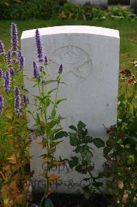 Dozinghem Military Cemetery - Latta, George Ormiston Andrew