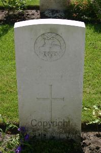 Dozinghem Military Cemetery - Lawless, P