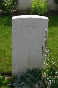 Dozinghem Military Cemetery - Lawrence, R J