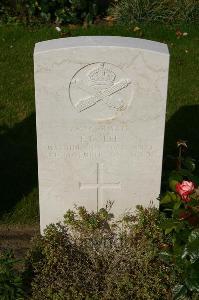 Dozinghem Military Cemetery - Lee, F G