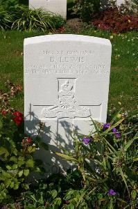 Dozinghem Military Cemetery - Lewis, David