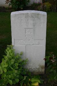 Dozinghem Military Cemetery - Lewis, Evan