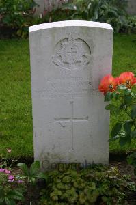 Dozinghem Military Cemetery - Lewis, G F