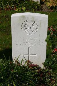 Dozinghem Military Cemetery - Lewis, J