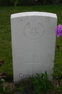 Dozinghem Military Cemetery - Lewis, W B