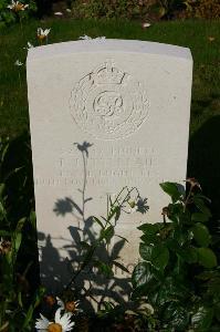 Dozinghem Military Cemetery - Littlefair, R