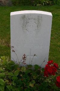 Dozinghem Military Cemetery - Littlejohn, A