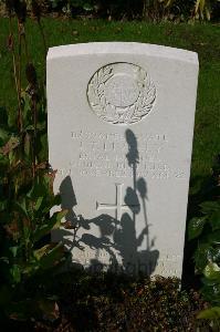 Dozinghem Military Cemetery - Livesey, Joseph Thomas