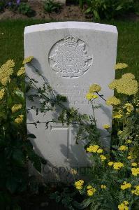 Dozinghem Military Cemetery - Lloyd, E