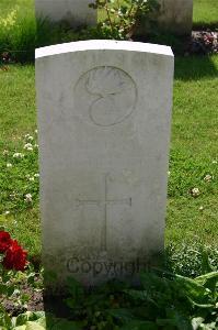 Dozinghem Military Cemetery - Lloyd, J T