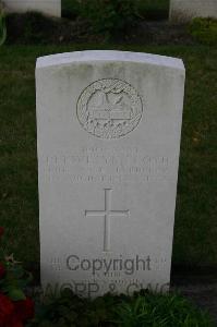 Dozinghem Military Cemetery - Lloyd, Llewelyn