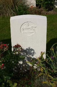 Dozinghem Military Cemetery - Lloyd, William Henry