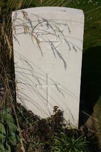 Dozinghem Military Cemetery - Lodge, T W