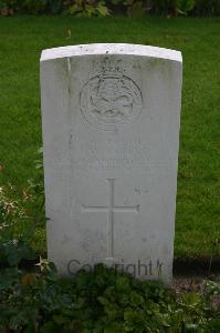 Dozinghem Military Cemetery - Lomas, John William