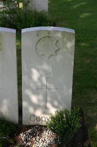 Dozinghem Military Cemetery - Lonergan, Johan Francis