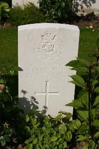 Dozinghem Military Cemetery - Lowerson, Henry