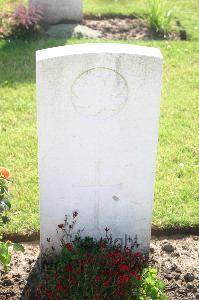 Dozinghem Military Cemetery - Lowry, T