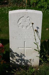 Dozinghem Military Cemetery - Lyle, J C