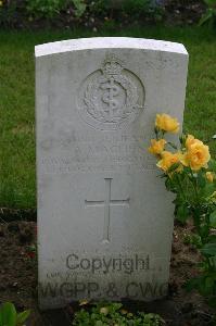 Dozinghem Military Cemetery - MacHen, A