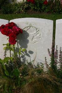 Dozinghem Military Cemetery - MacKay, George Gunn