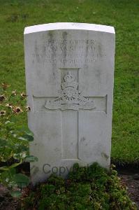 Dozinghem Military Cemetery - Mansfield, Fredrick