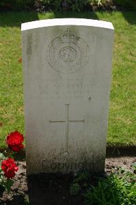 Dozinghem Military Cemetery - Markham, J T