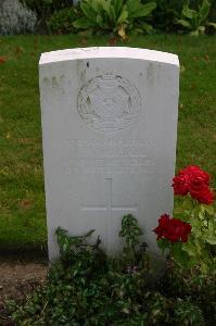 Dozinghem Military Cemetery - Marshall, J