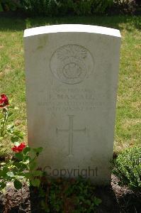 Dozinghem Military Cemetery - Mascall, F