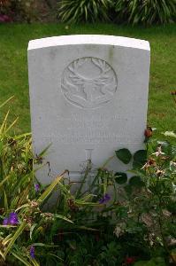 Dozinghem Military Cemetery - Mason, J