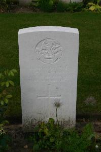 Dozinghem Military Cemetery - Maude, H