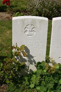 Dozinghem Military Cemetery - Mayworth, W T