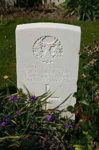 Dozinghem Military Cemetery - McAllister, P