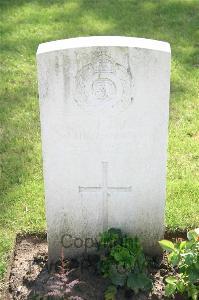 Dozinghem Military Cemetery - McCandlish, W