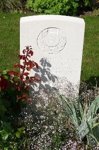 Dozinghem Military Cemetery - McGrath, Thomas