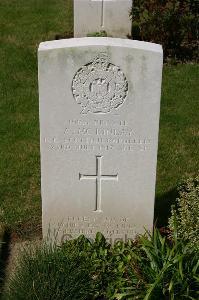 Dozinghem Military Cemetery - McKinlay, A