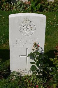 Dozinghem Military Cemetery - McKinlay, R