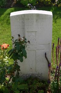 Dozinghem Military Cemetery - McMullen, D