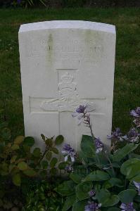 Dozinghem Military Cemetery - Meadley, G